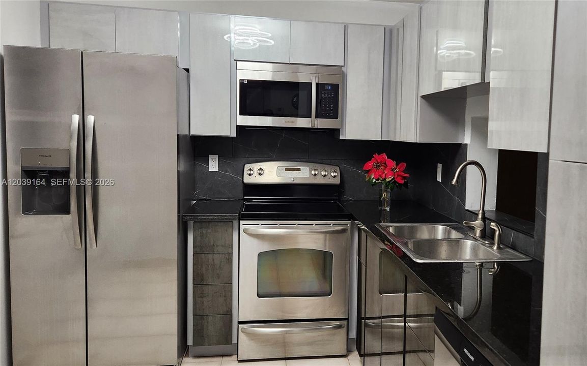 В аренду: $2,200 (2 спален, 2 ванн, 1190 Квадратных фут)