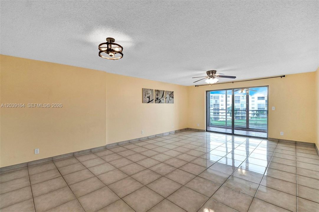 В аренду: $2,200 (2 спален, 2 ванн, 1190 Квадратных фут)