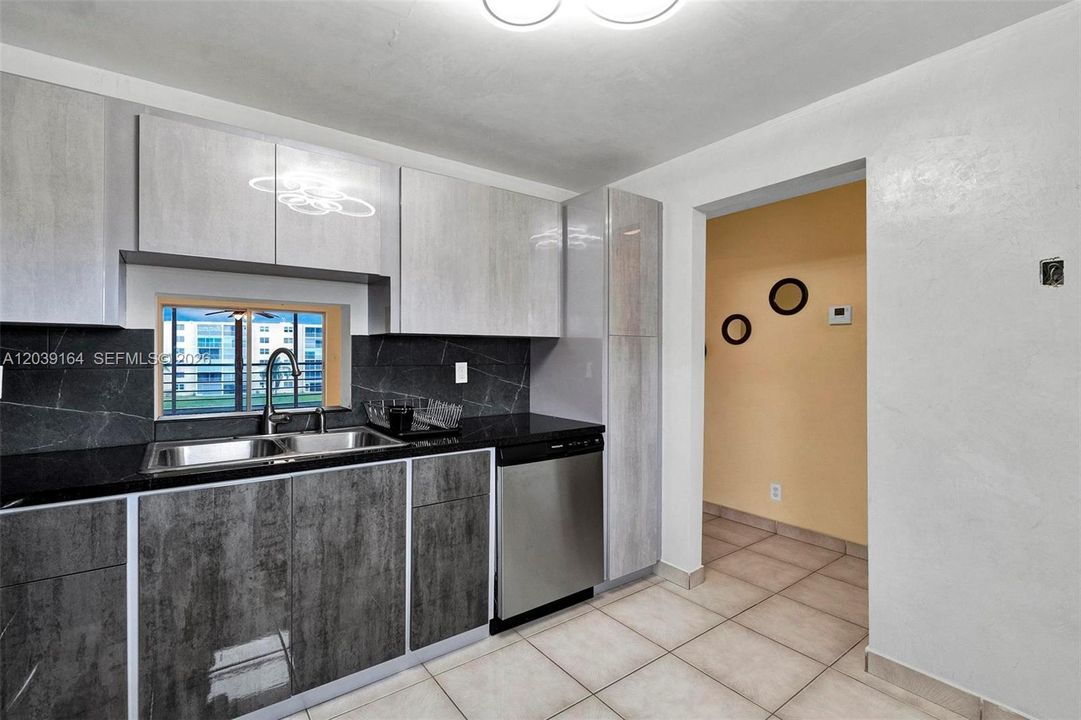 В аренду: $2,200 (2 спален, 2 ванн, 1190 Квадратных фут)