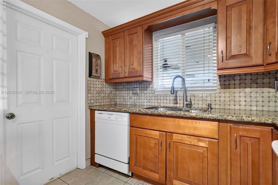 ACCESS TO THE LAUNDRY