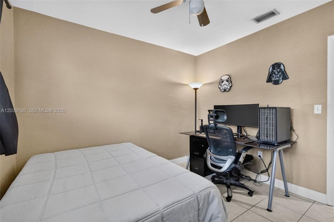 BEDROOM 2