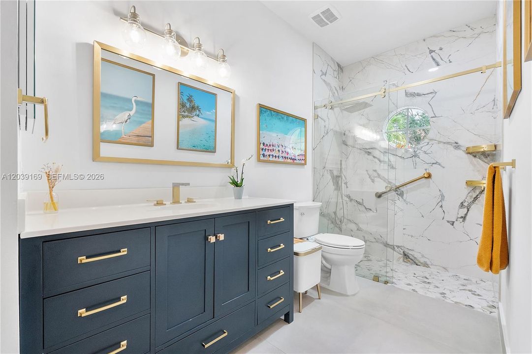 Fully renovated 2nd full bathroom