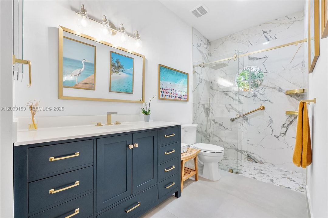 Fully renovated 2nd full bathroom