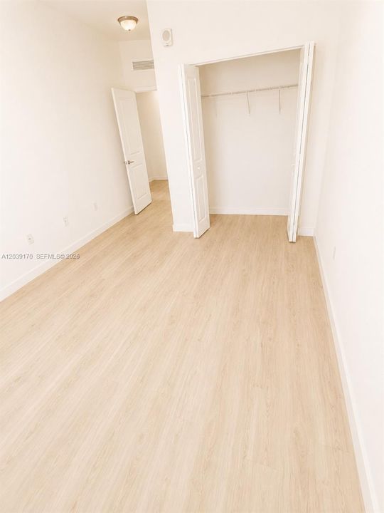 В аренду: $2,600 (2 спален, 2 ванн, 1313 Квадратных фут)