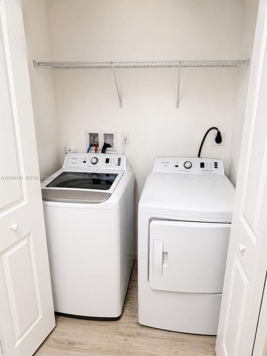 В аренду: $2,600 (2 спален, 2 ванн, 1313 Квадратных фут)