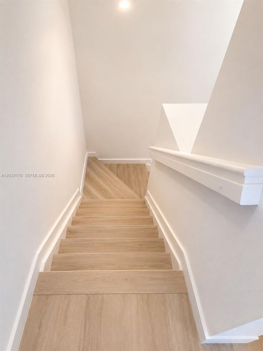 В аренду: $2,600 (2 спален, 2 ванн, 1313 Квадратных фут)