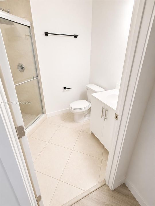 В аренду: $2,600 (2 спален, 2 ванн, 1313 Квадратных фут)