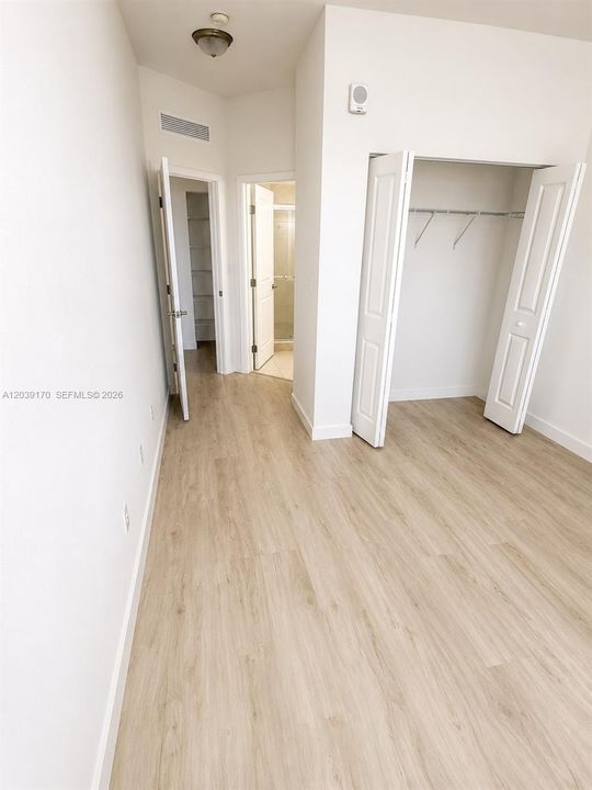 В аренду: $2,600 (2 спален, 2 ванн, 1313 Квадратных фут)