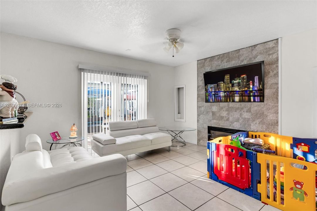 For Sale: $575,000 (4 beds, 3 baths, 2256 Square Feet)