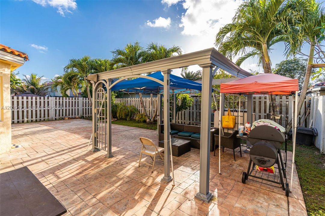 For Sale: $575,000 (4 beds, 3 baths, 2256 Square Feet)