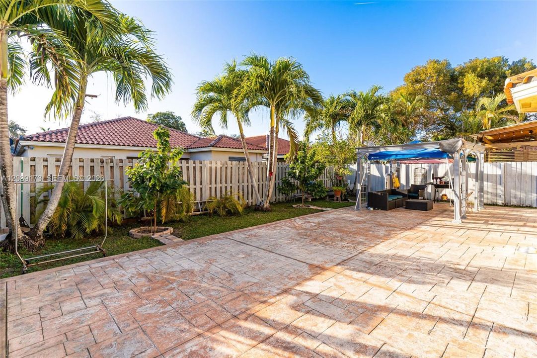 For Sale: $575,000 (4 beds, 3 baths, 2256 Square Feet)