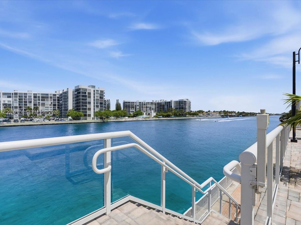En Venta: $299,900 (1 camas, 1 baños, 906 Pies cuadrados)