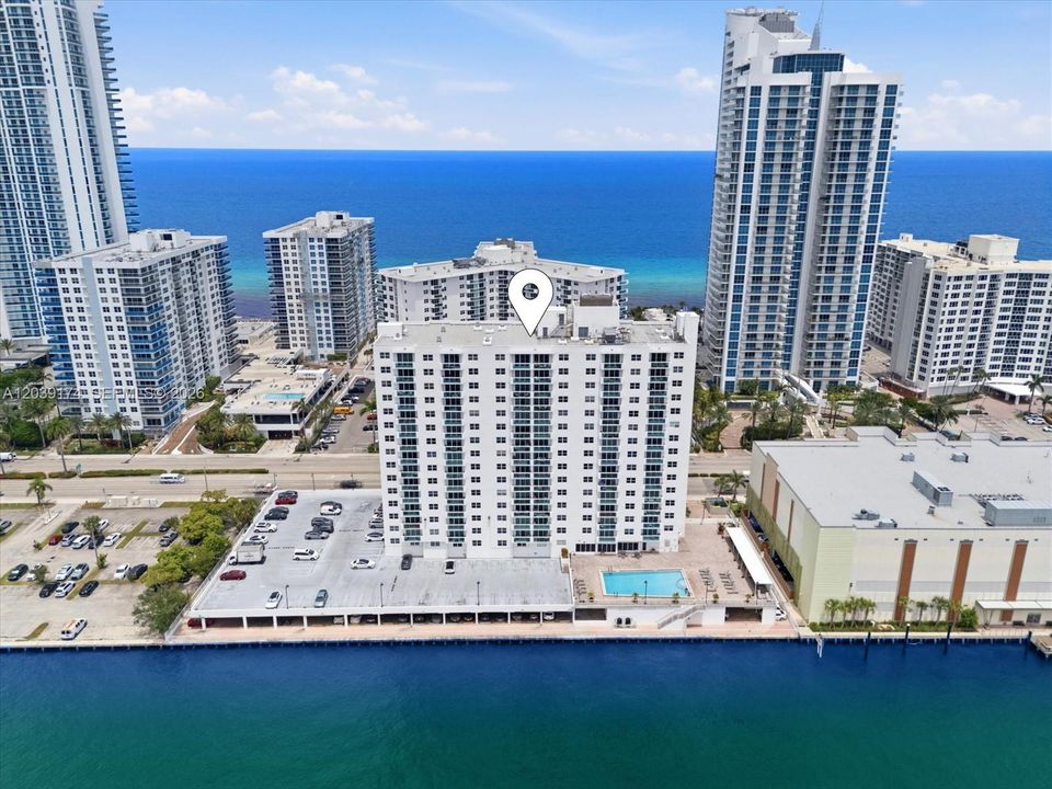 En Venta: $299,900 (1 camas, 1 baños, 906 Pies cuadrados)
