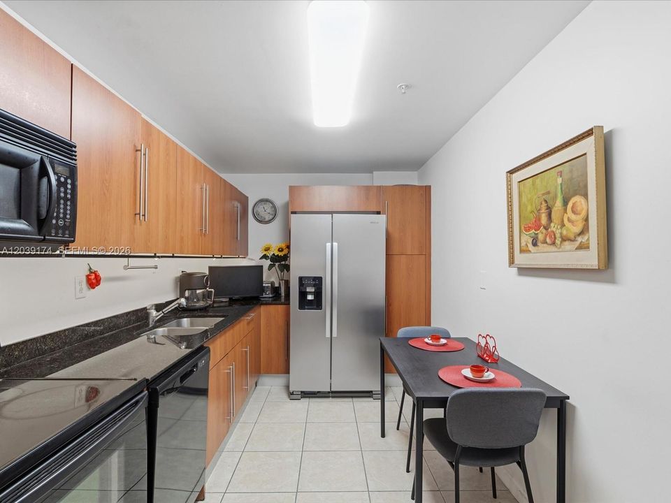 En Venta: $299,900 (1 camas, 1 baños, 906 Pies cuadrados)