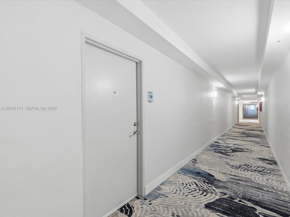 En Venta: $299,900 (1 camas, 1 baños, 906 Pies cuadrados)