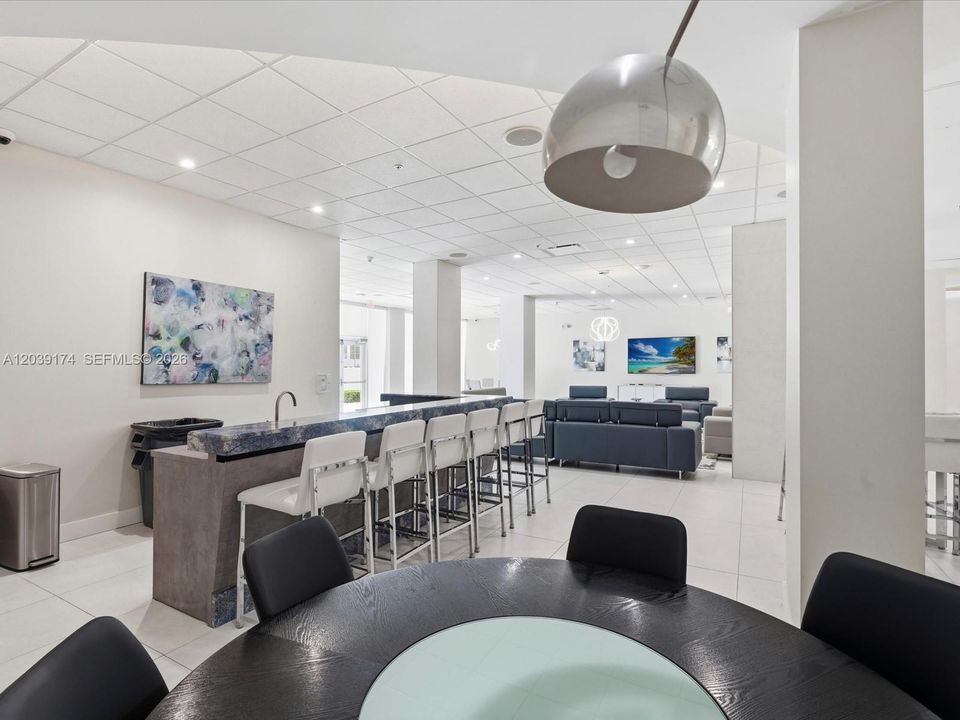 En Venta: $299,900 (1 camas, 1 baños, 906 Pies cuadrados)