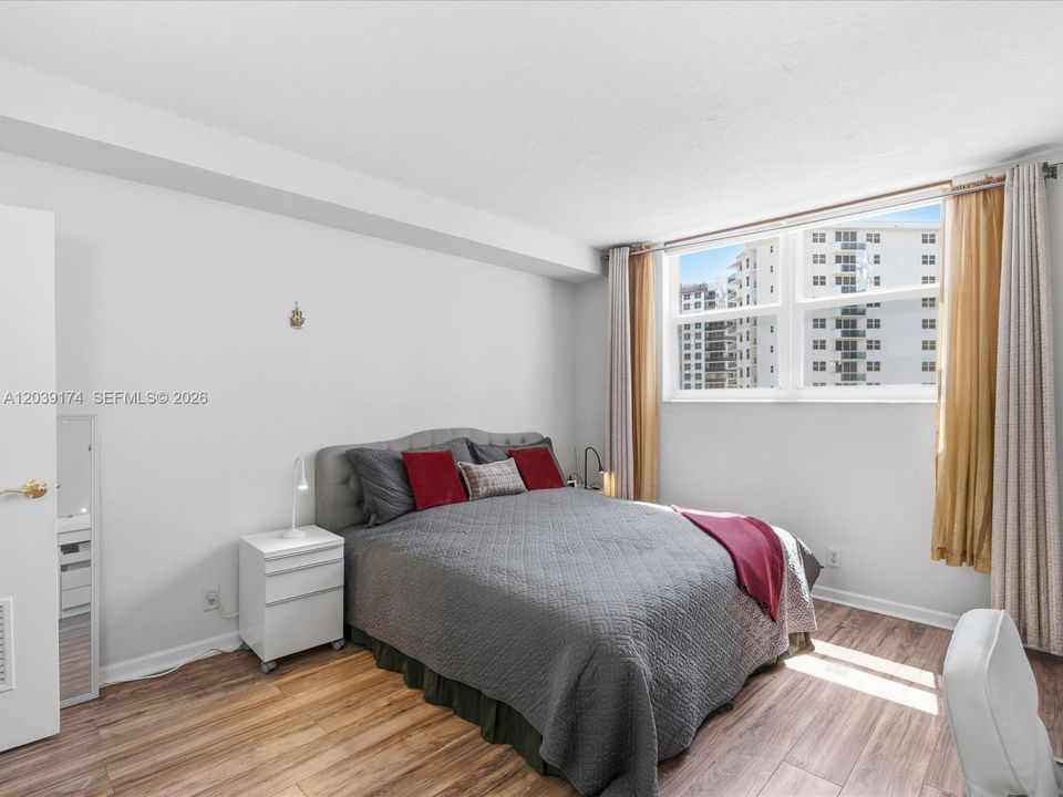 En Venta: $299,900 (1 camas, 1 baños, 906 Pies cuadrados)