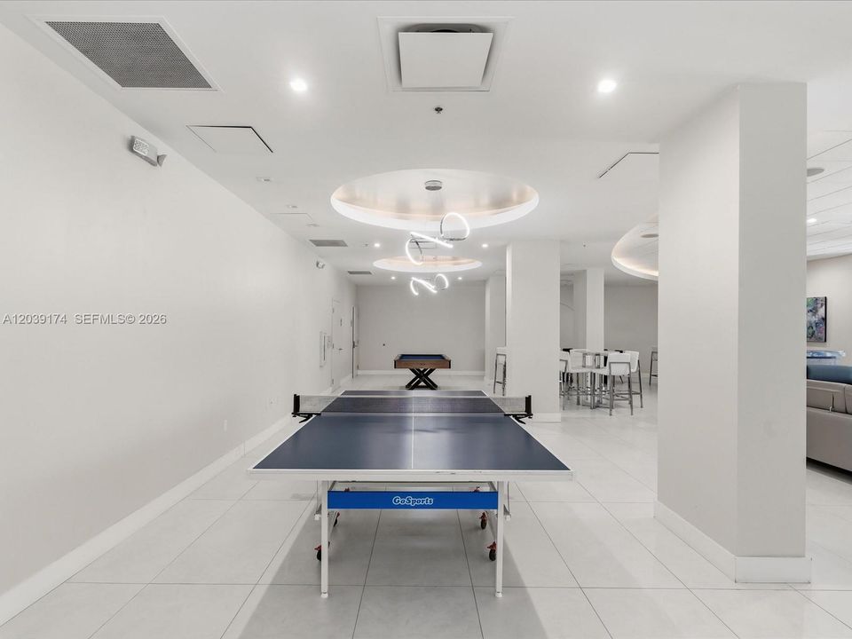 En Venta: $299,900 (1 camas, 1 baños, 906 Pies cuadrados)