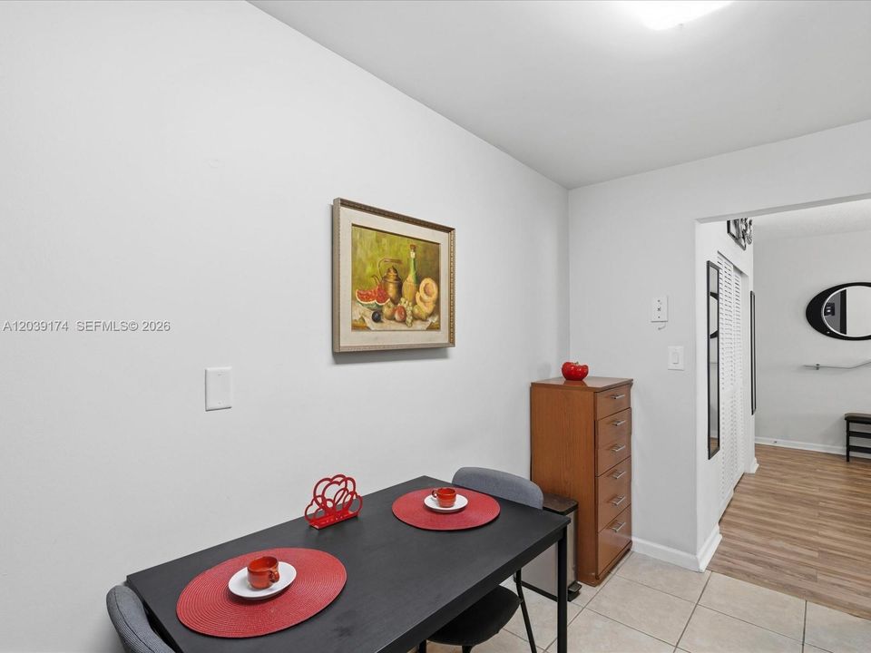 En Venta: $299,900 (1 camas, 1 baños, 906 Pies cuadrados)