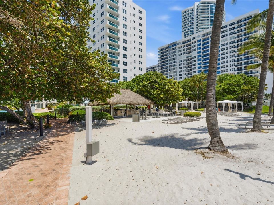 En Venta: $299,900 (1 camas, 1 baños, 906 Pies cuadrados)