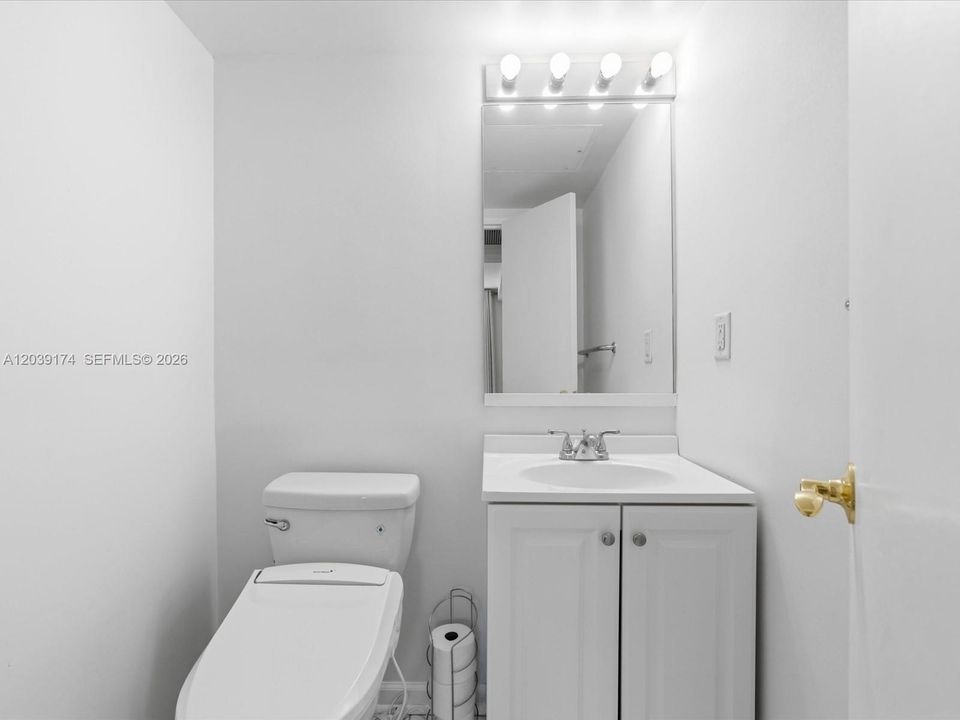 En Venta: $299,900 (1 camas, 1 baños, 906 Pies cuadrados)