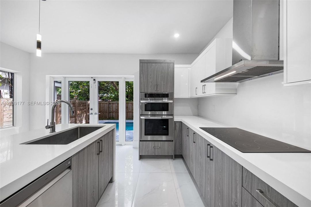 En Renta: $9,800 (3 camas, 3 baños, 2112 Pies cuadrados)