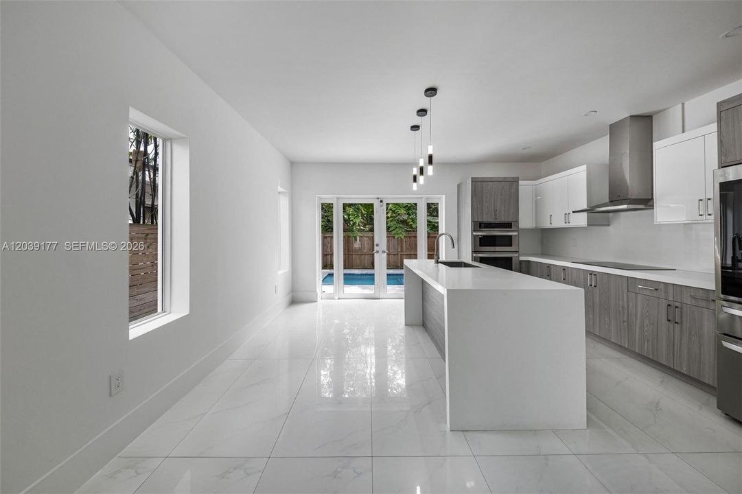 En Renta: $9,800 (3 camas, 3 baños, 2112 Pies cuadrados)