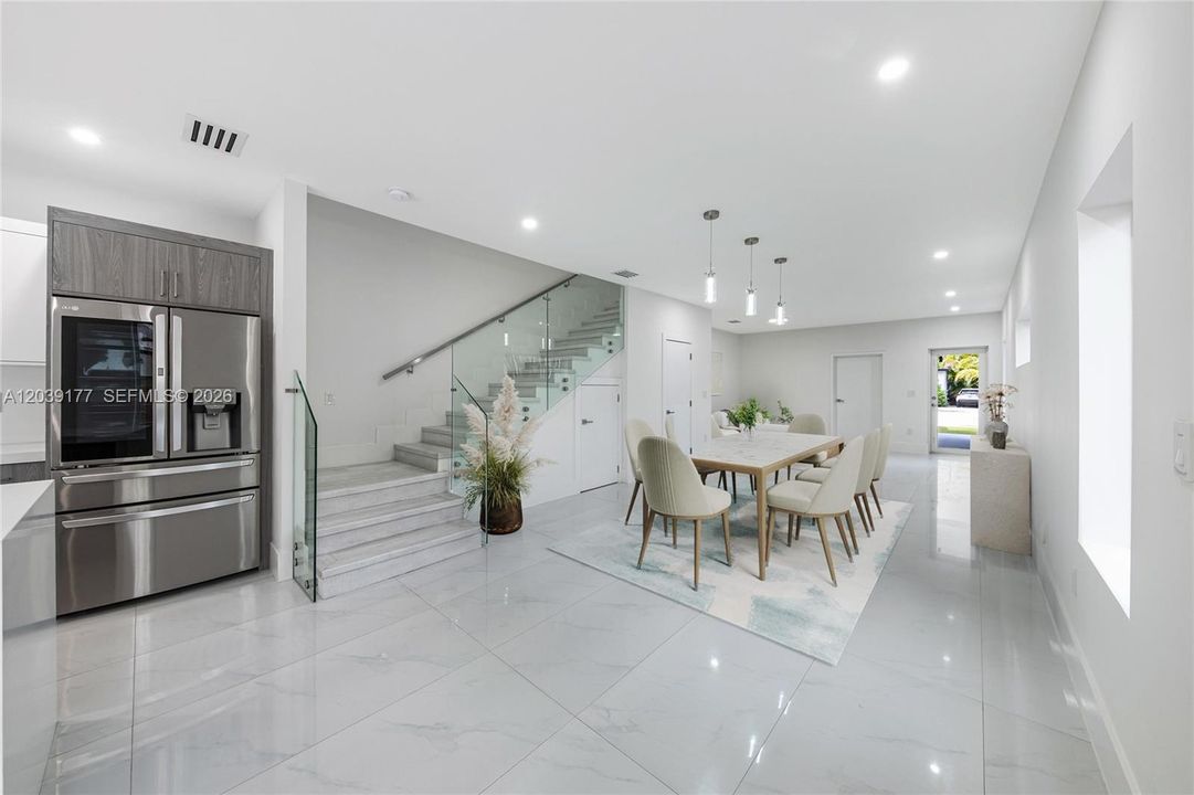 En Renta: $9,800 (3 camas, 3 baños, 2112 Pies cuadrados)