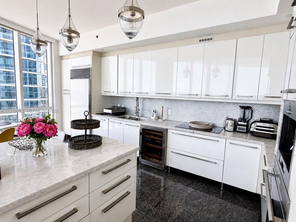 For Sale: $3,147,000 (3 beds, 3 baths, 2928 Square Feet)