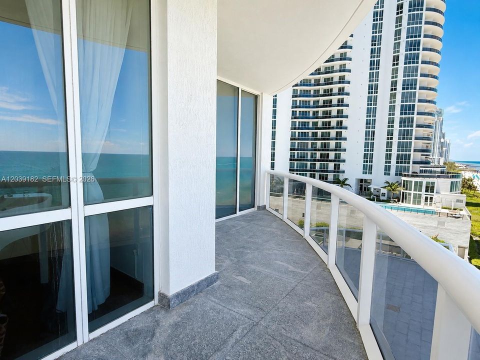 For Sale: $3,147,000 (3 beds, 3 baths, 2928 Square Feet)