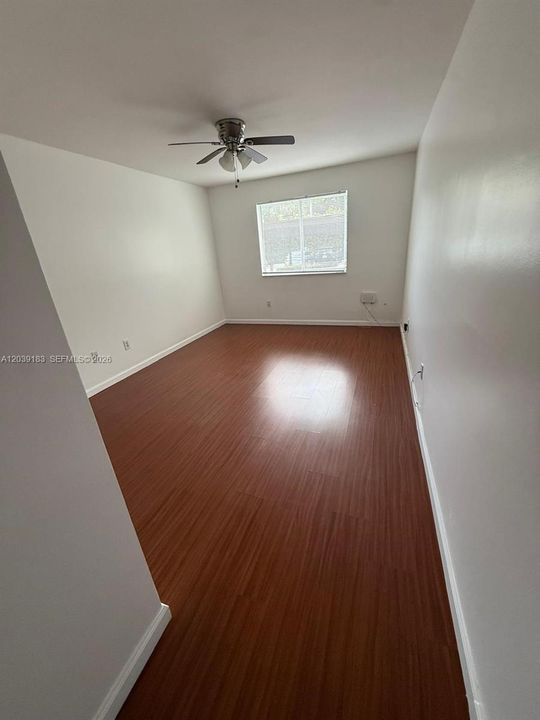 For Rent: $2,050 (2 beds, 1 baths, 838 Square Feet)