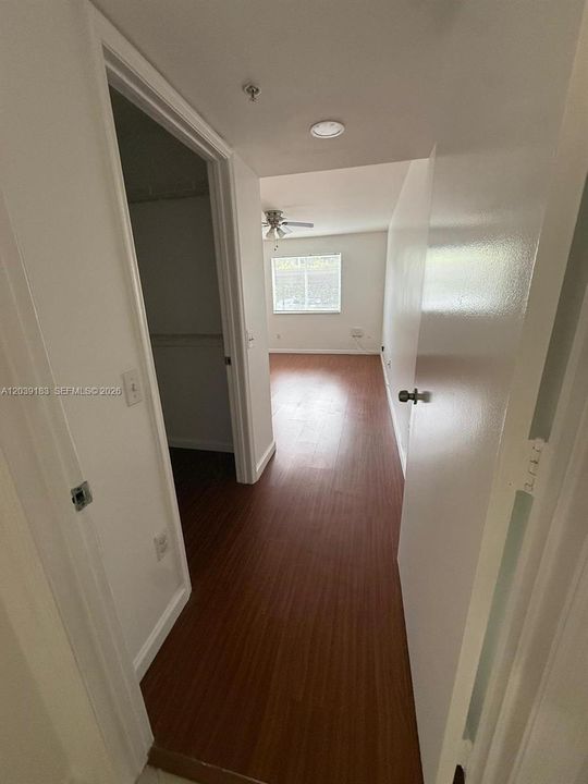 For Rent: $2,050 (2 beds, 1 baths, 838 Square Feet)
