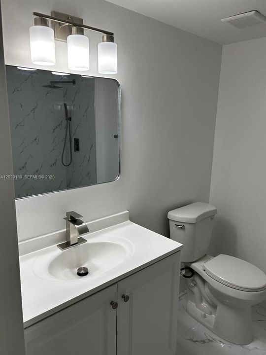 For Rent: $2,050 (2 beds, 1 baths, 838 Square Feet)