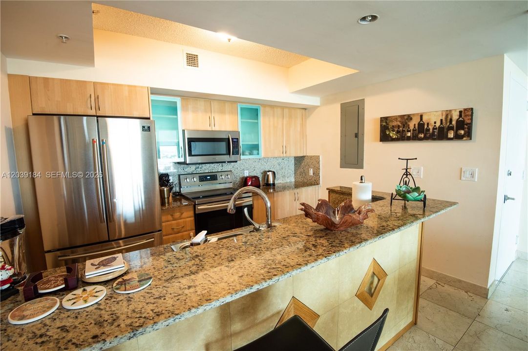 For Rent: $4,400 (2 beds, 2 baths, 1141 Square Feet)