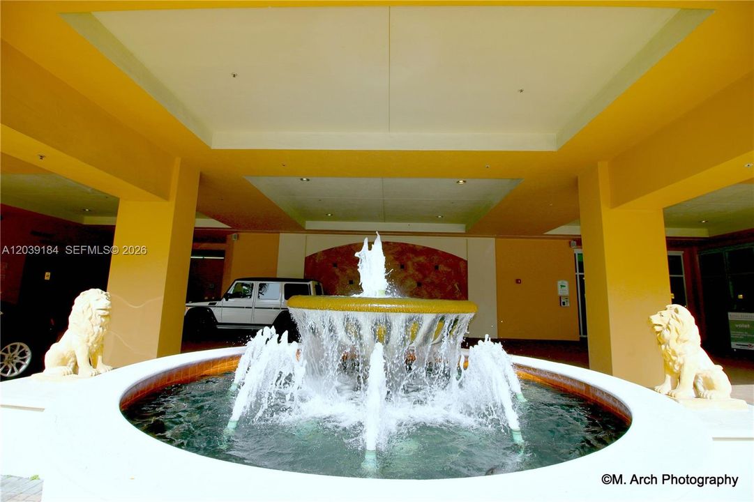 For Rent: $4,400 (2 beds, 2 baths, 1141 Square Feet)