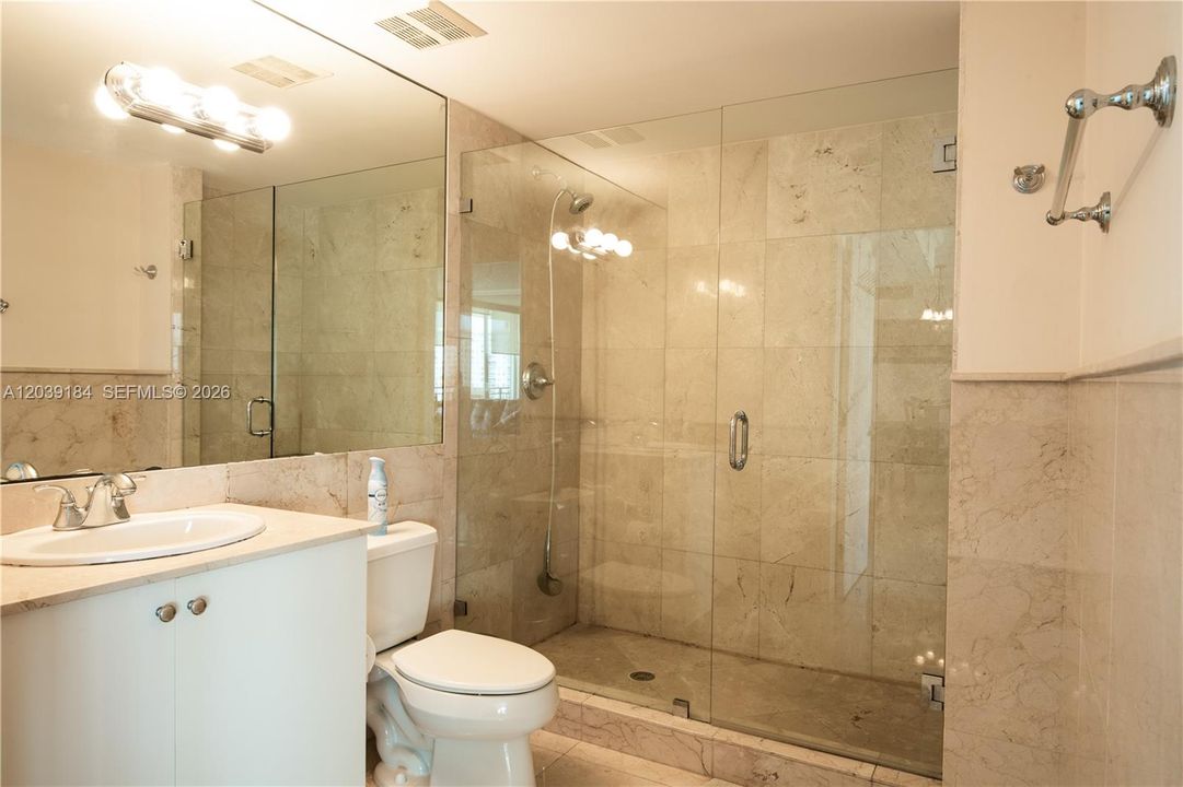 For Rent: $4,400 (2 beds, 2 baths, 1141 Square Feet)