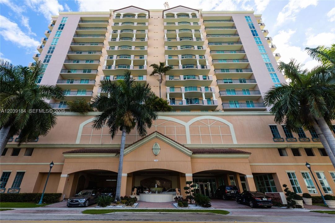 For Rent: $4,400 (2 beds, 2 baths, 1141 Square Feet)