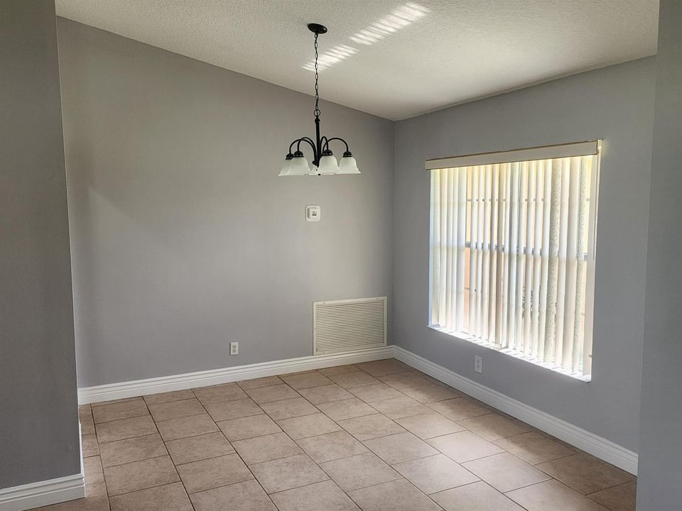 425 SW McComb Av (1)