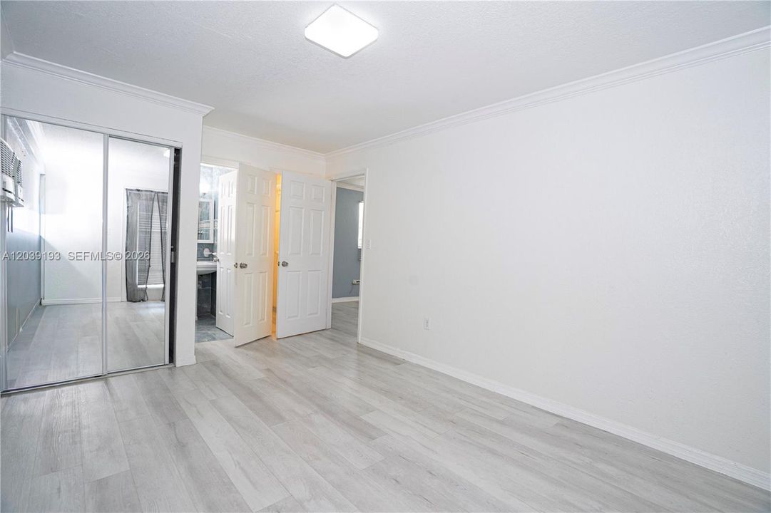 В аренду: $2,000 (1 спален, 1 ванн, 1200 Квадратных фут)