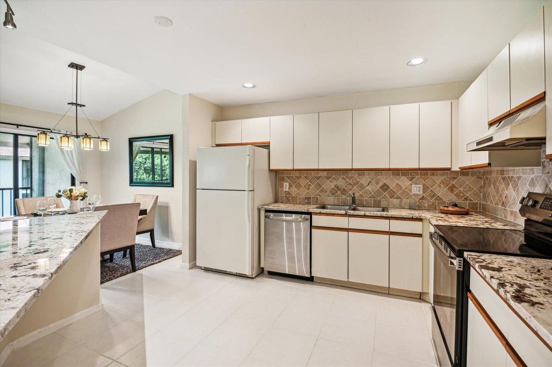 09-Holtzheuser-5750 Coach House Cir G-9