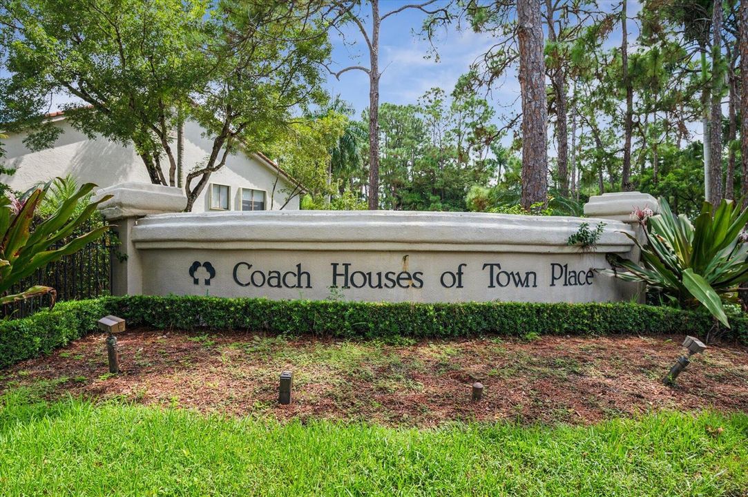 18-Holtzheuser-5750 Coach House Cir G-18