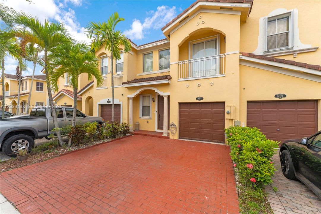 For Sale: $545,000 (3 beds, 3 baths, 1775 Square Feet)