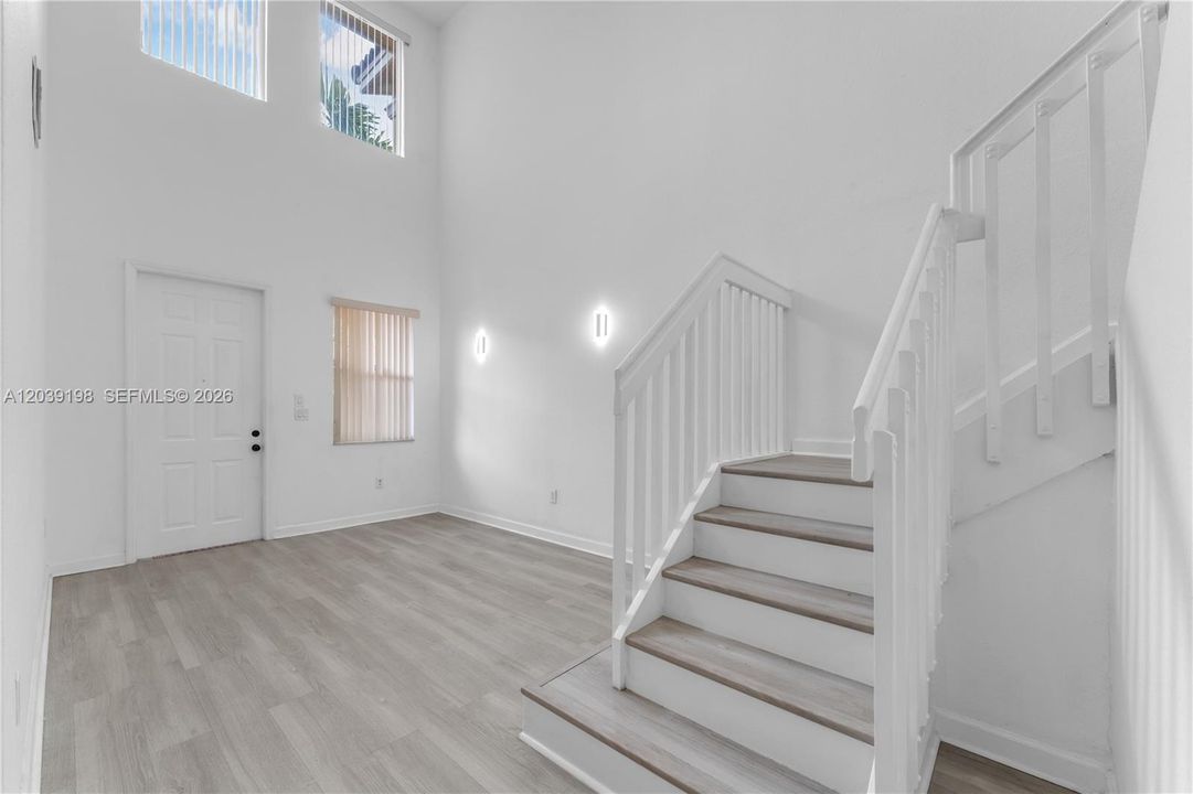 For Sale: $545,000 (3 beds, 3 baths, 1775 Square Feet)