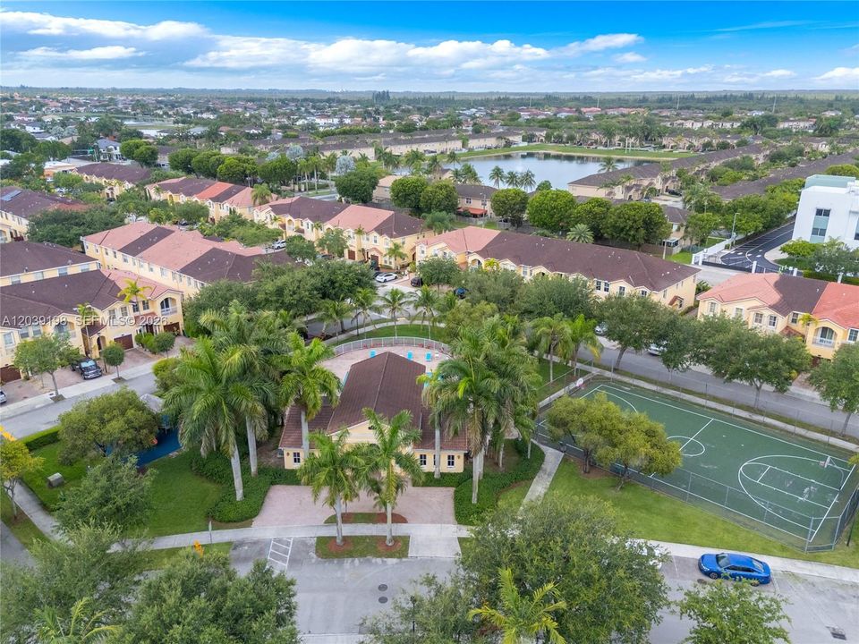 For Sale: $545,000 (3 beds, 3 baths, 1775 Square Feet)