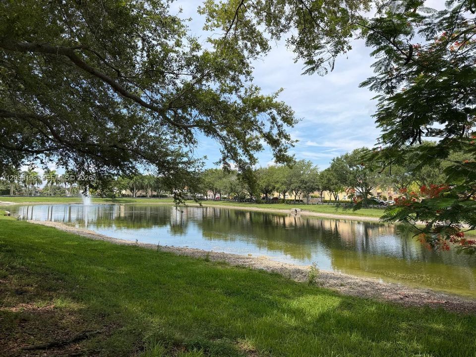 For Sale: $545,000 (3 beds, 3 baths, 1775 Square Feet)