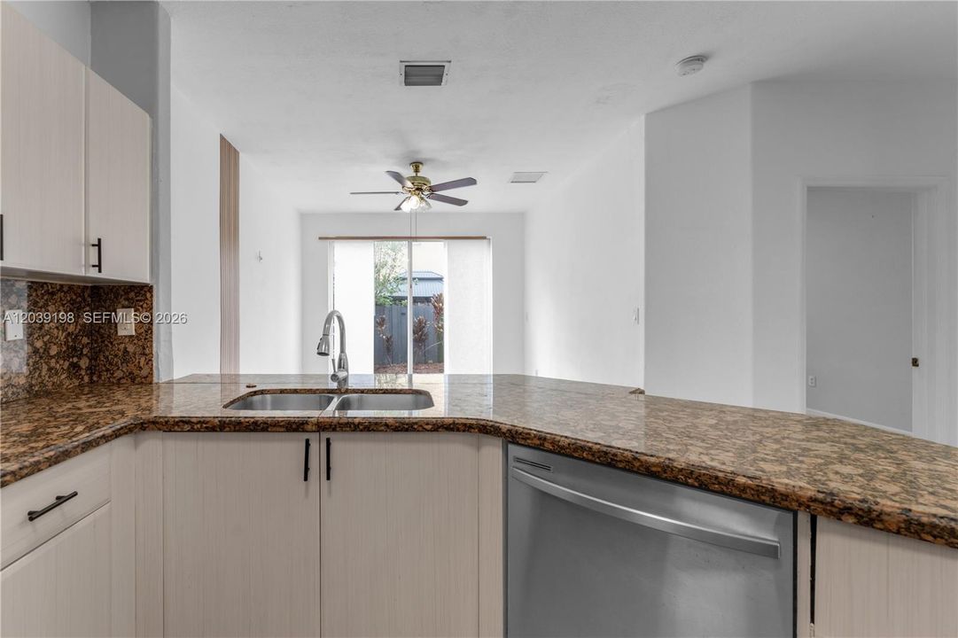 For Sale: $545,000 (3 beds, 3 baths, 1775 Square Feet)