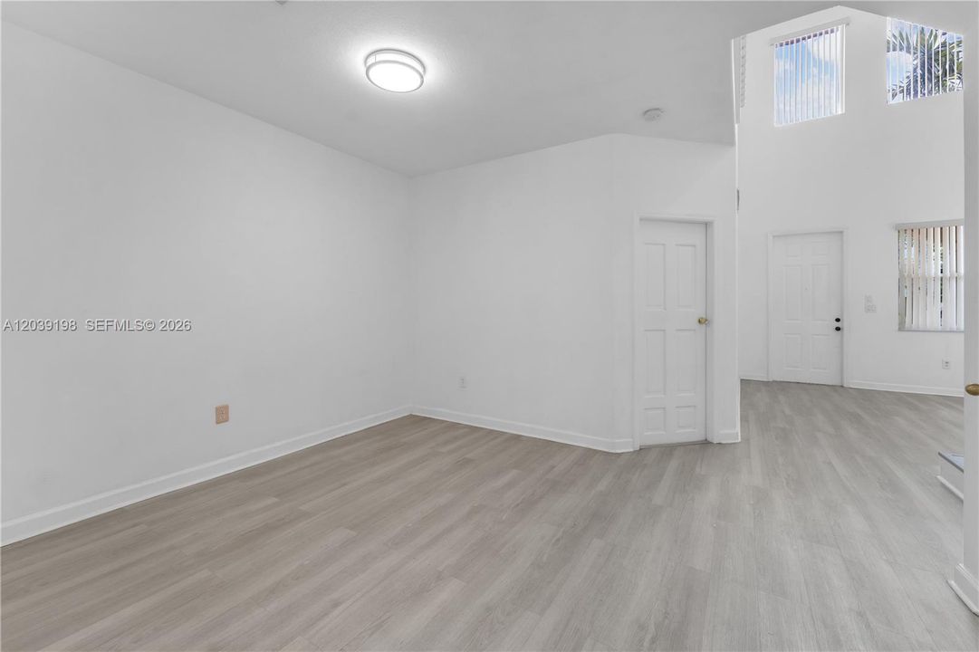 For Sale: $545,000 (3 beds, 3 baths, 1775 Square Feet)