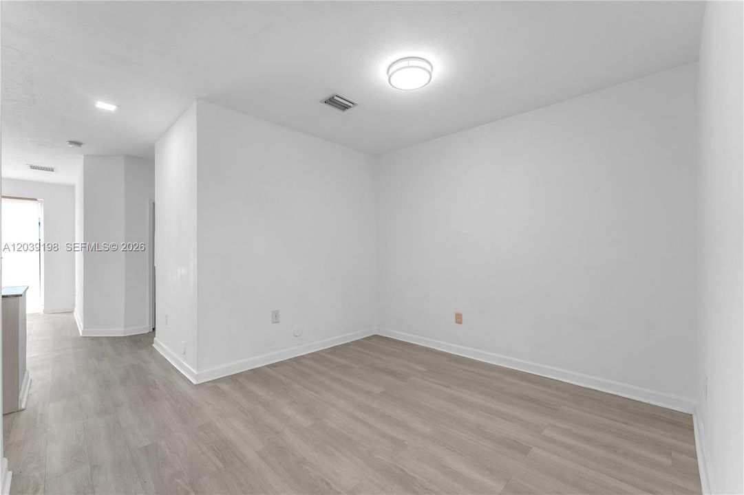 For Sale: $545,000 (3 beds, 3 baths, 1775 Square Feet)