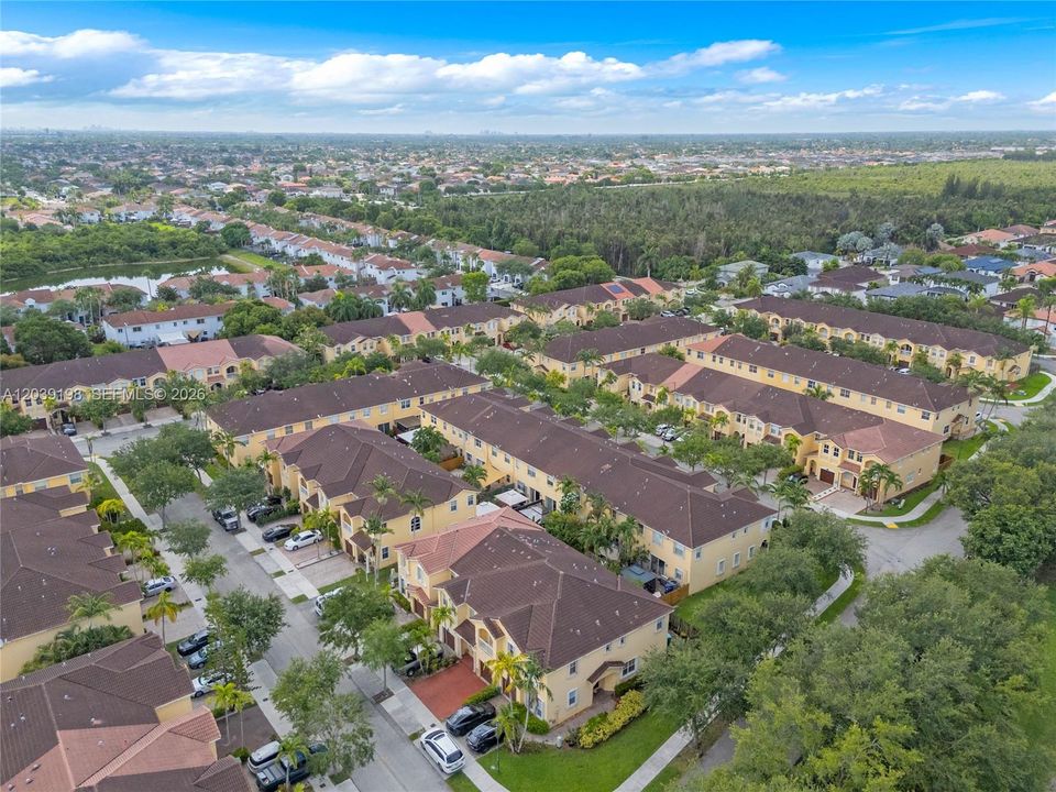 For Sale: $545,000 (3 beds, 3 baths, 1775 Square Feet)