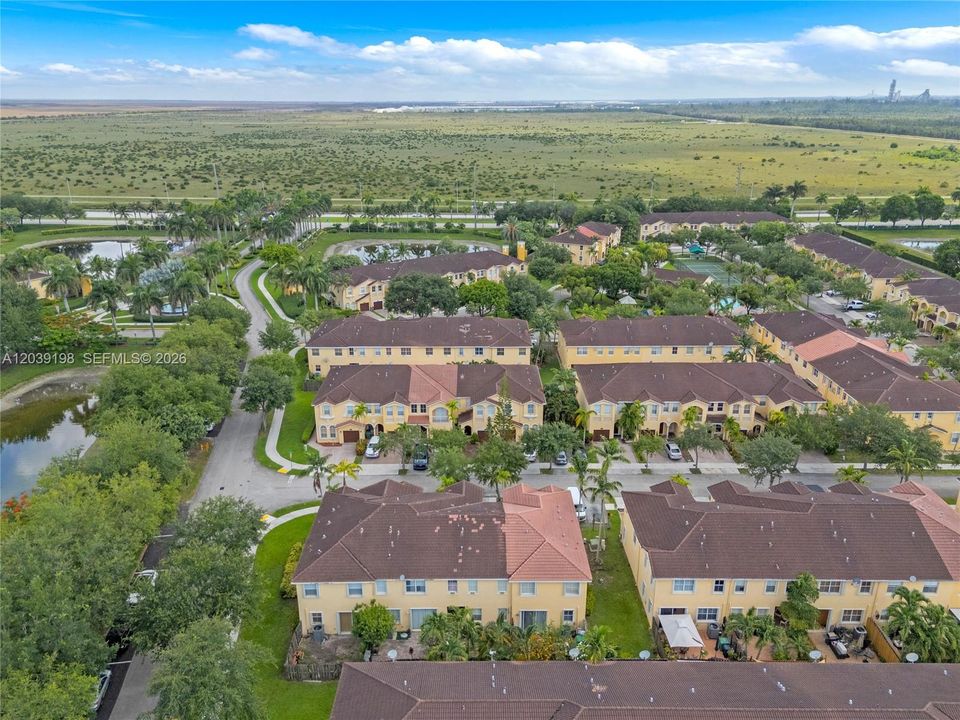 For Sale: $545,000 (3 beds, 3 baths, 1775 Square Feet)